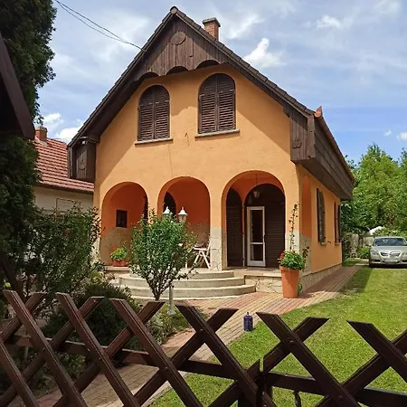 Almavilla * Gyenesdias