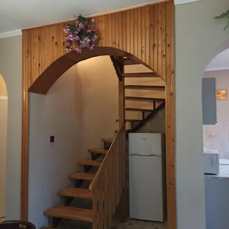 Almavilla Kwatera prywatna *