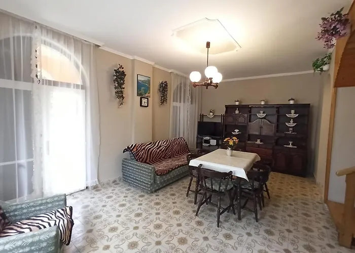 Almavilla * Gyenesdias